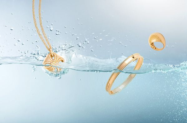Exploring the Myth: Can Gold Get Wet Without Tarnishing Your Jewelry?