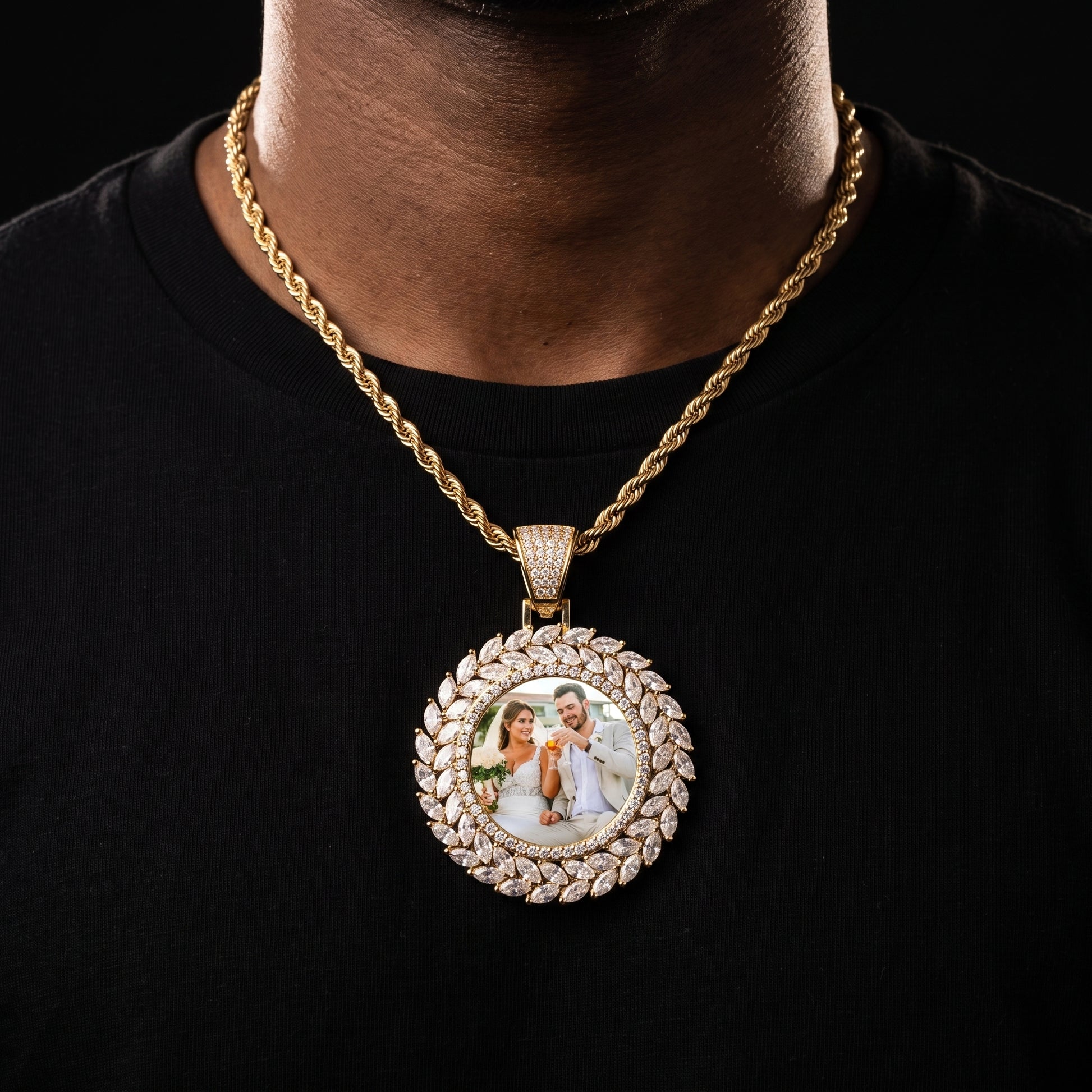 Custom Round Grain Pattern Photo Pendant - Different Drips