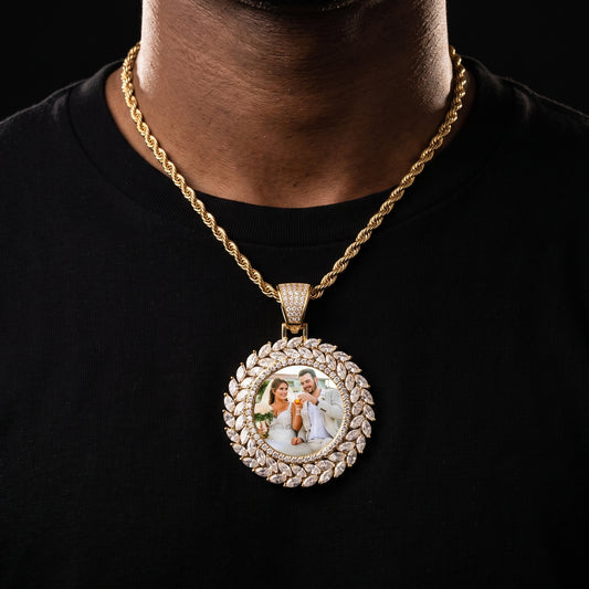 Custom Round Grain Pattern Photo Pendant - Different Drips