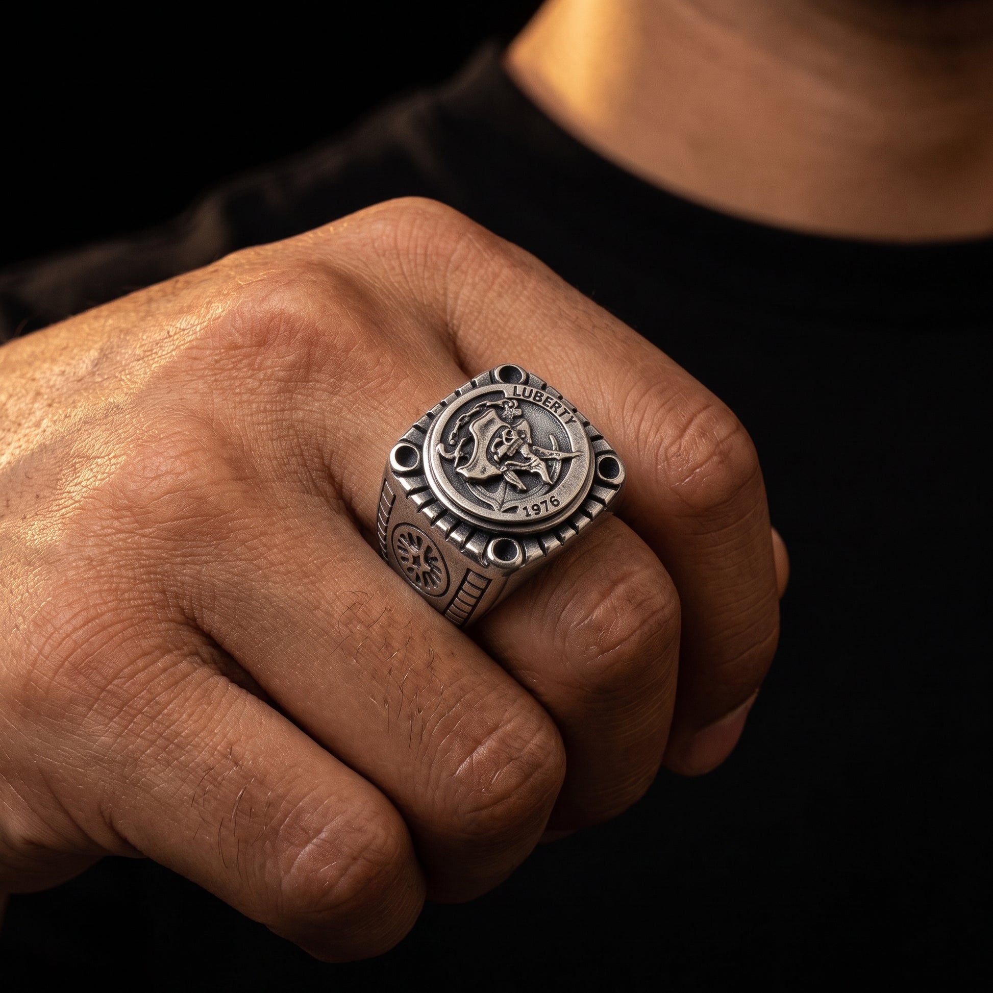 Smoking Skull Chunky Signet Ring - Different Drips