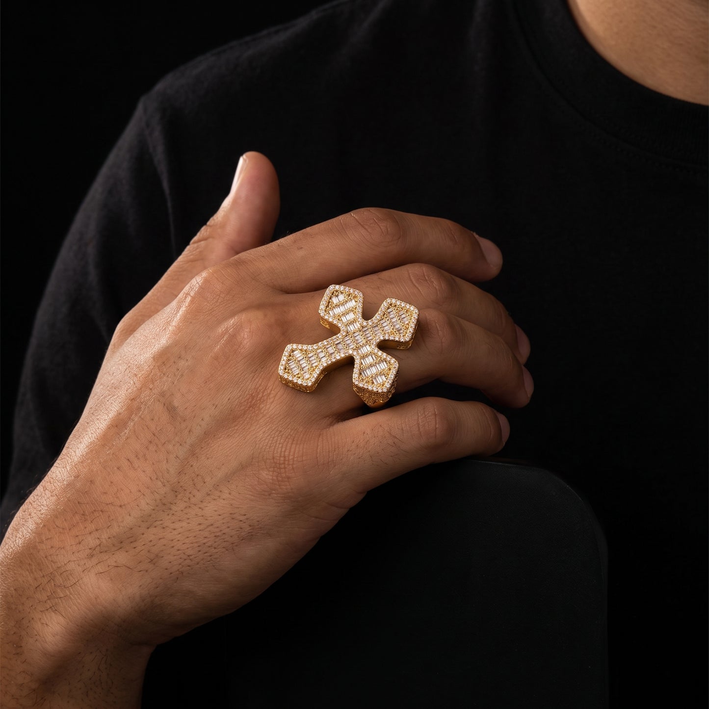 Baguette Large Royal Cross Ring - Different Drips