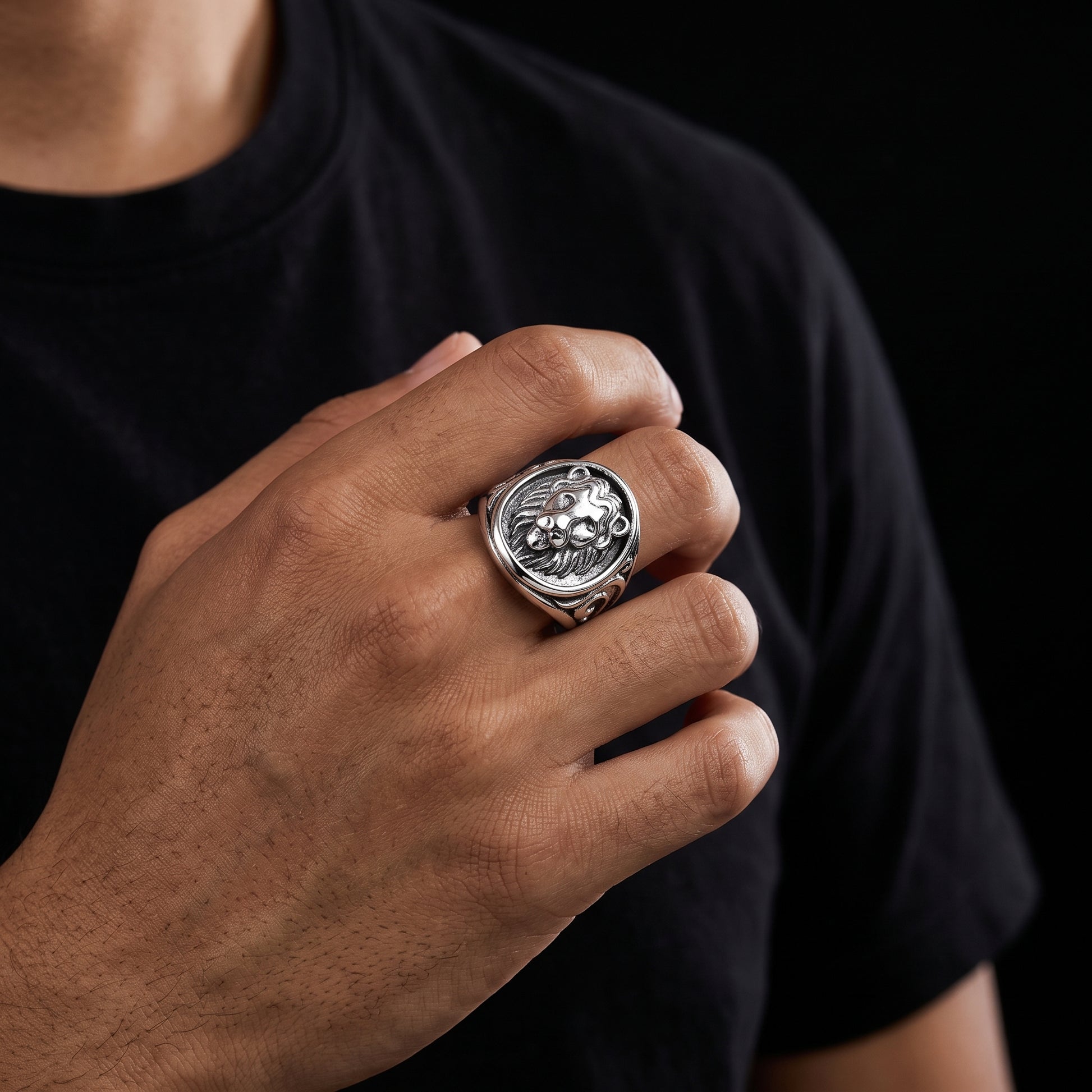 Gold Lion Head Signet Ring - Different Drips