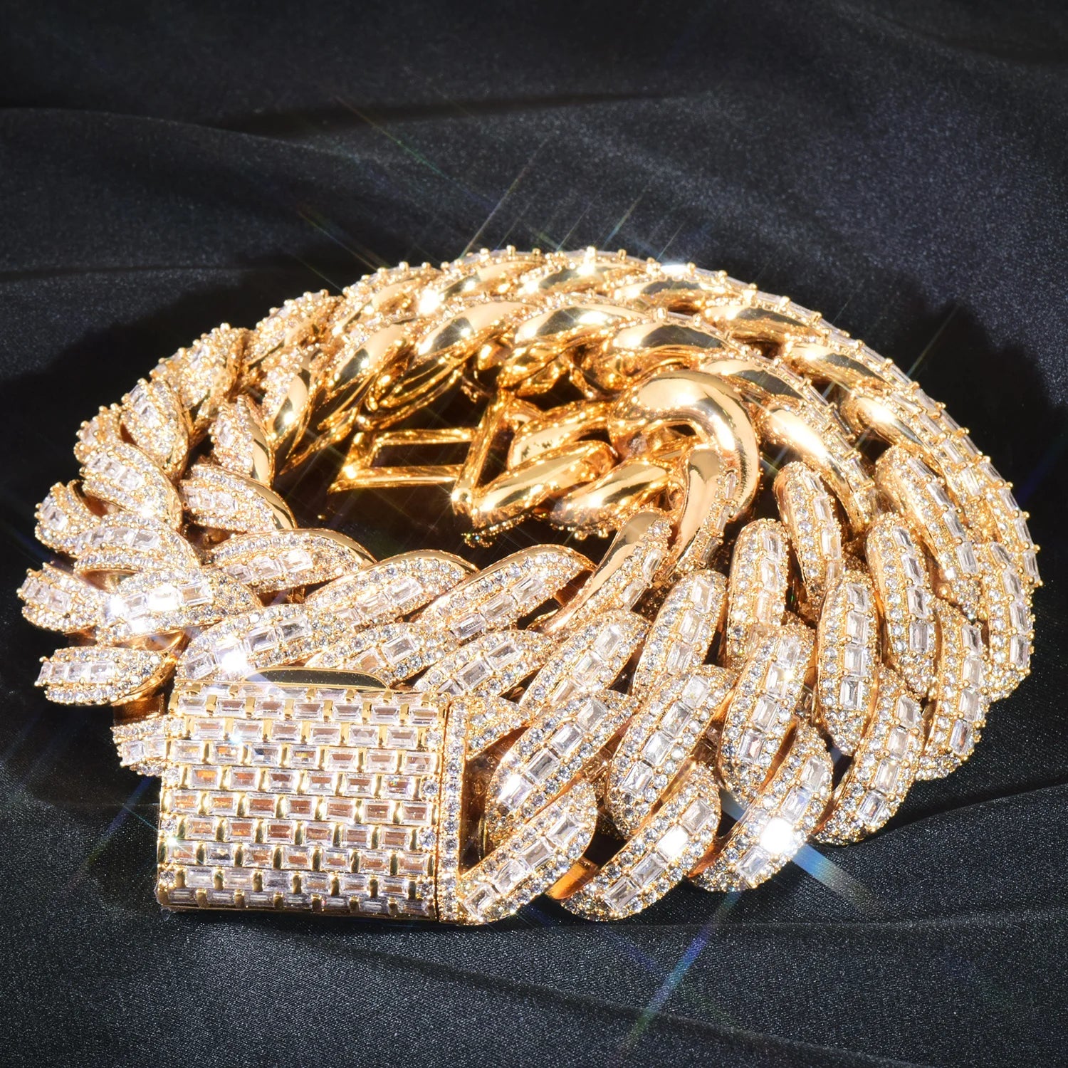 20mm Clustered Baguette Cuban Link Chain