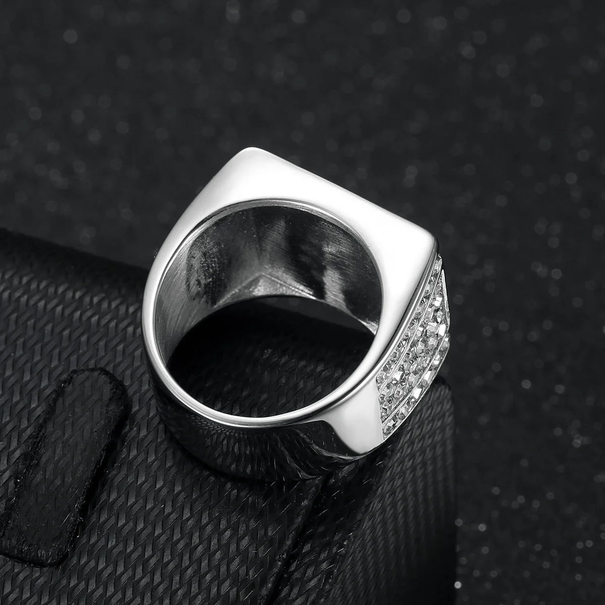 Square Invisible-Set Cluster Ring - Different Drips