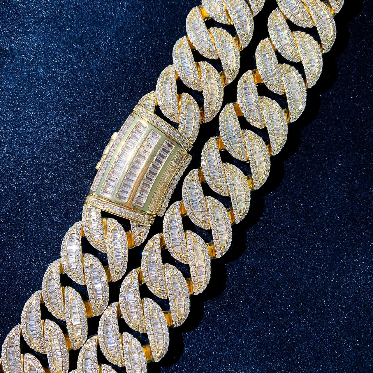19mm All Over Baguette Curve Cuban Link Chain - Different Drips