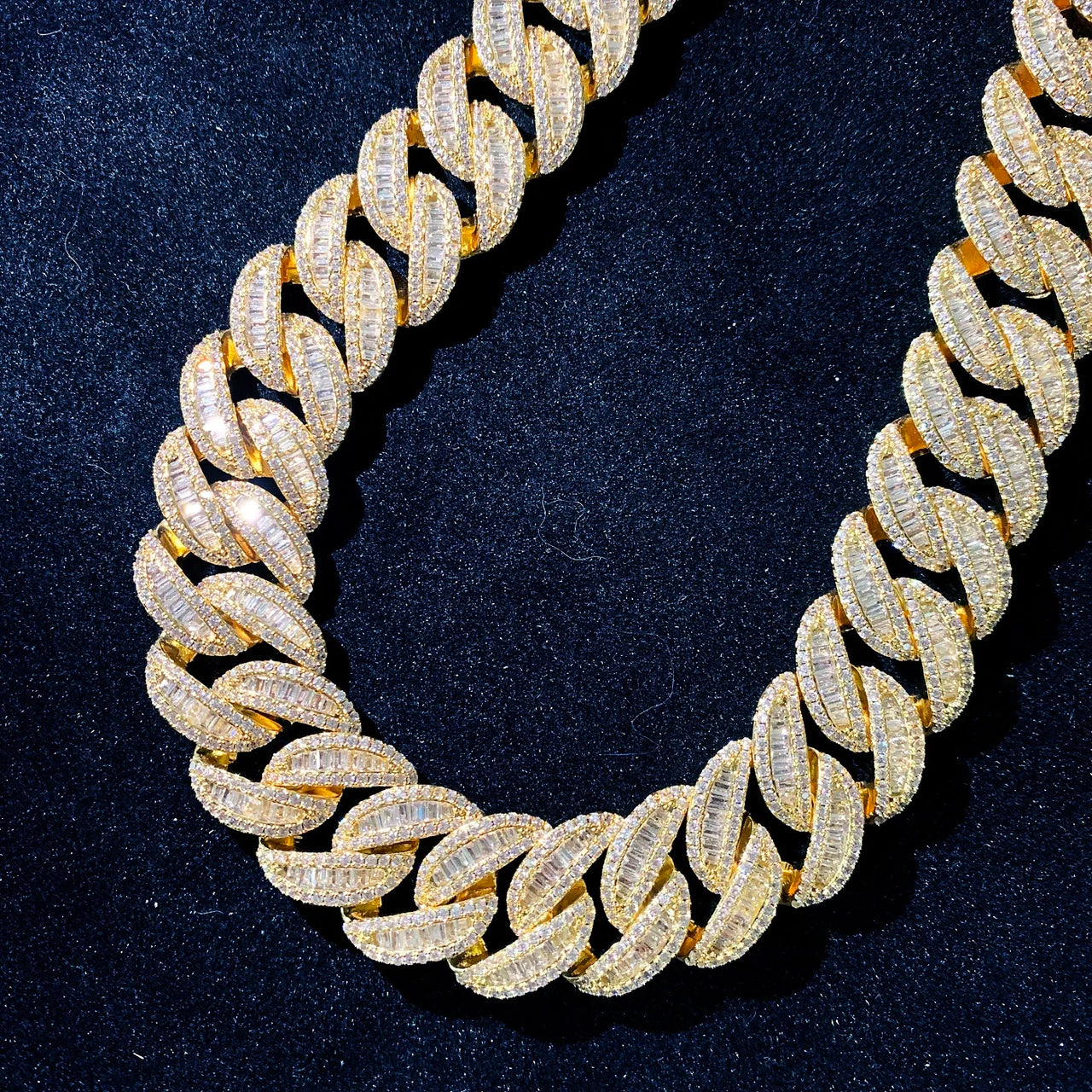 19mm All Over Baguette Curve Cuban Link Chain - Different Drips