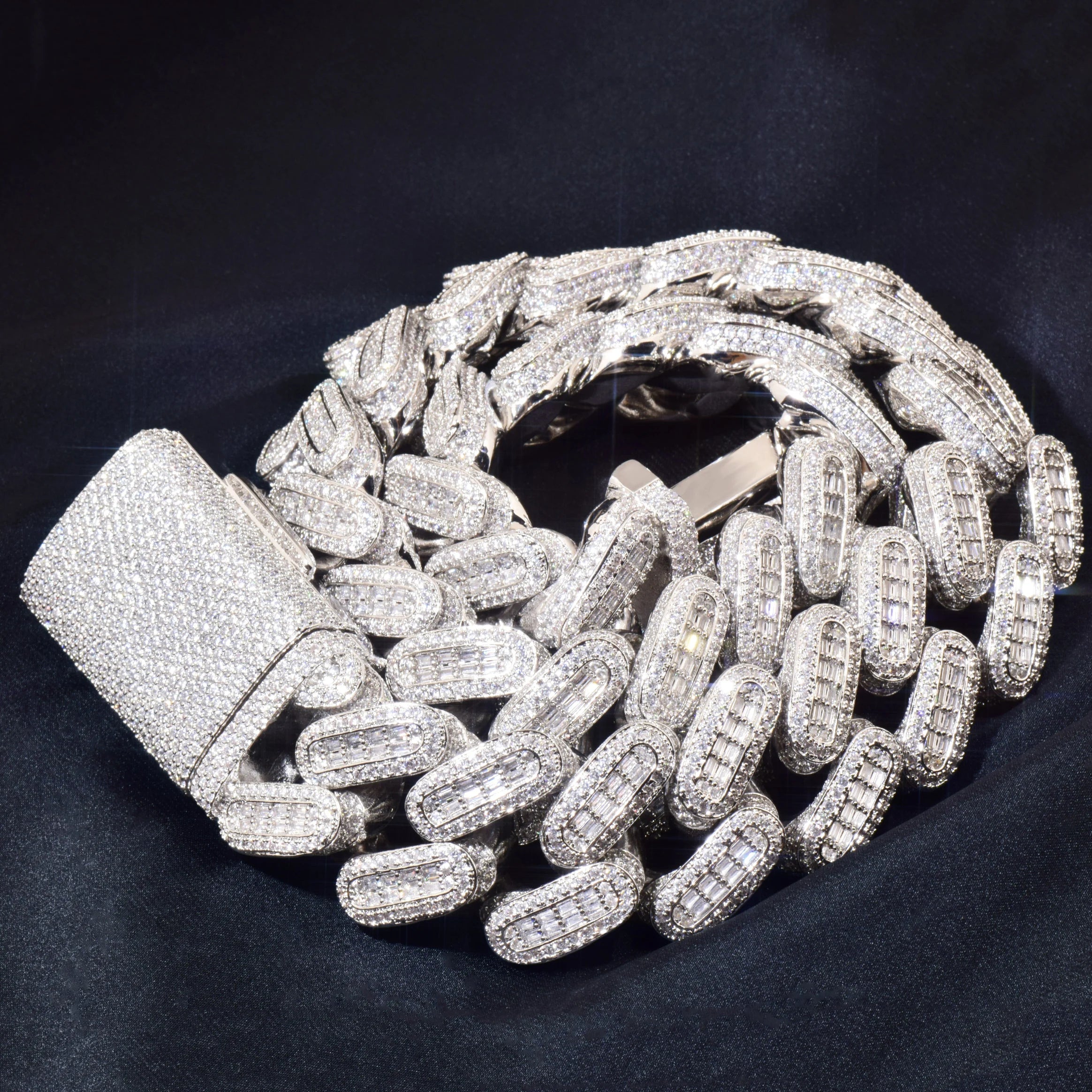 28mm Baguette Cuban Link chain - Different Drips