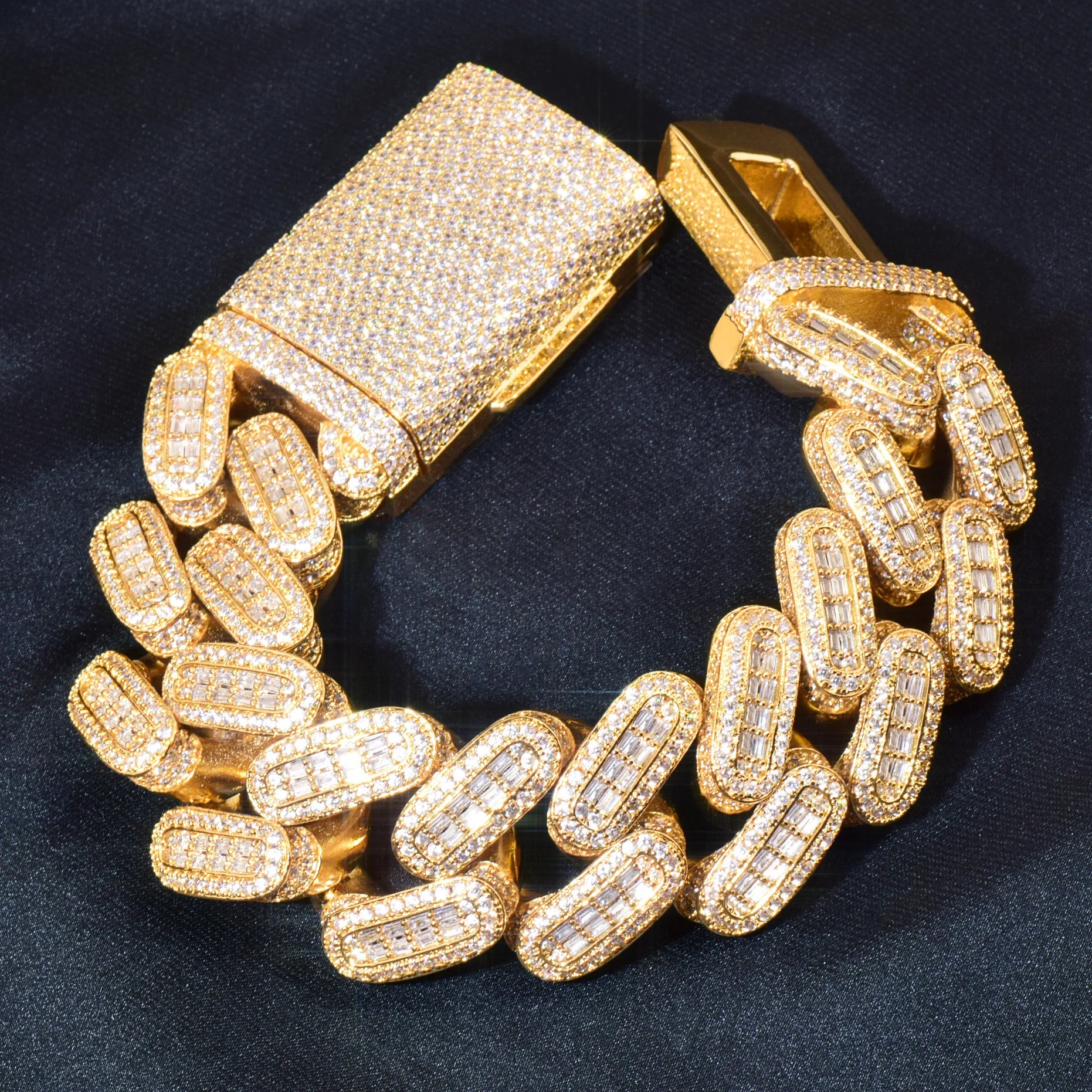 28mm Baguette Cuban Link Bracelet - Different Drips