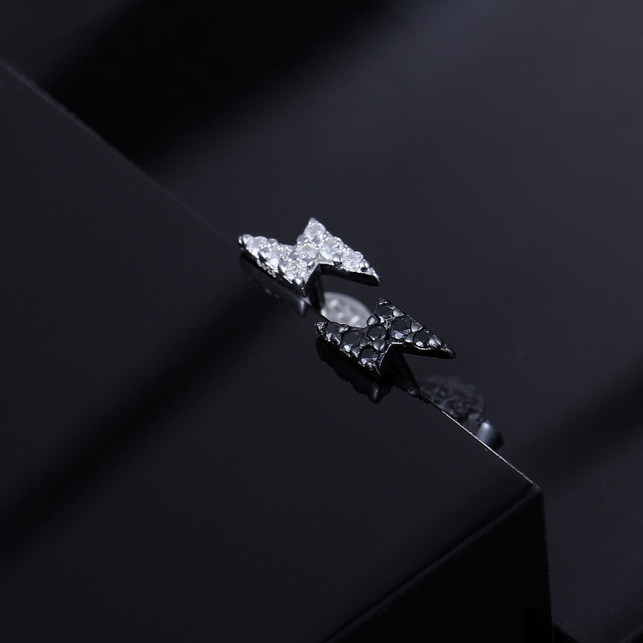 S925 Black Moissanite Lightning Bolt Earrings - Different Drips