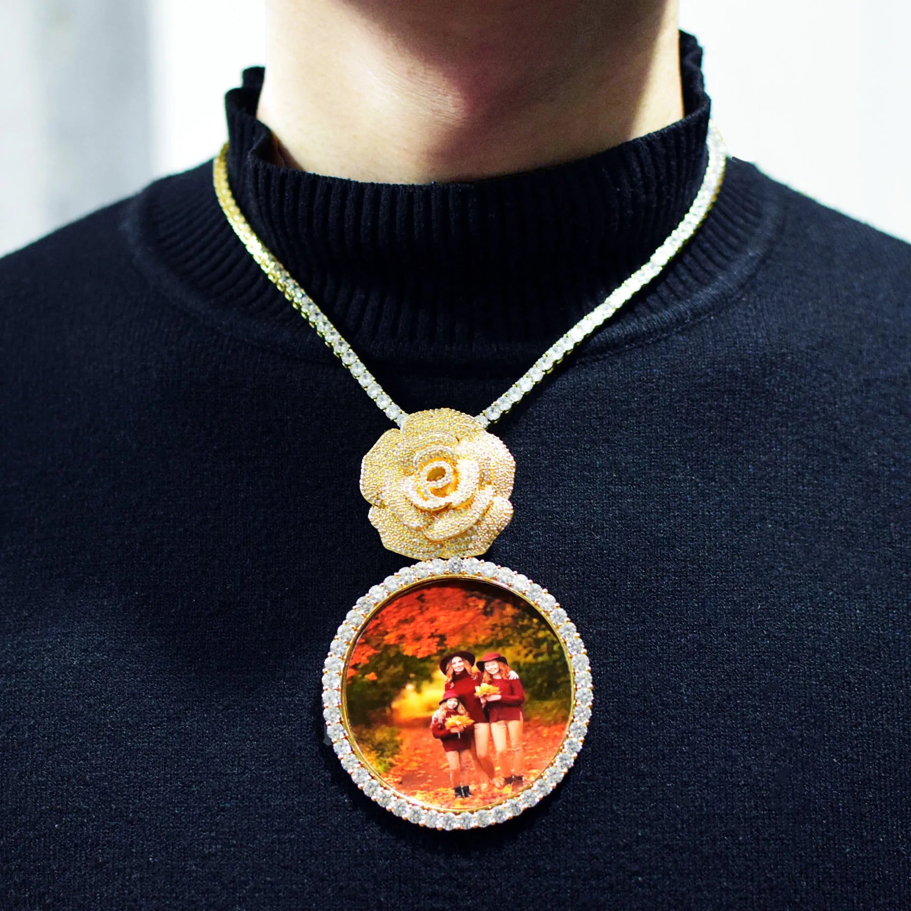 Rose Bail Large Round Custom Photo Pendant - Different Drips