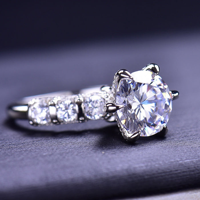 Women's S925 Moissanite Clustered Solitaire Ring - Different Drips