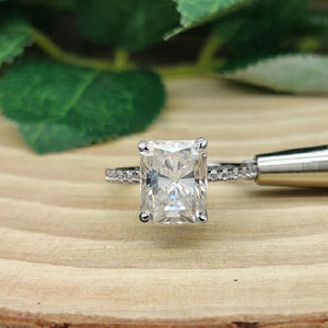 1-4ct Women's S925 Moissanite Rectangle Diamond Solitaire Ring - Different Drips