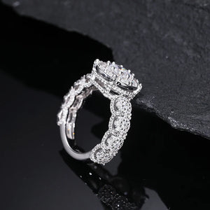 S925 Clustered Moissanite Diamond Cocktail Ring - Different Drips