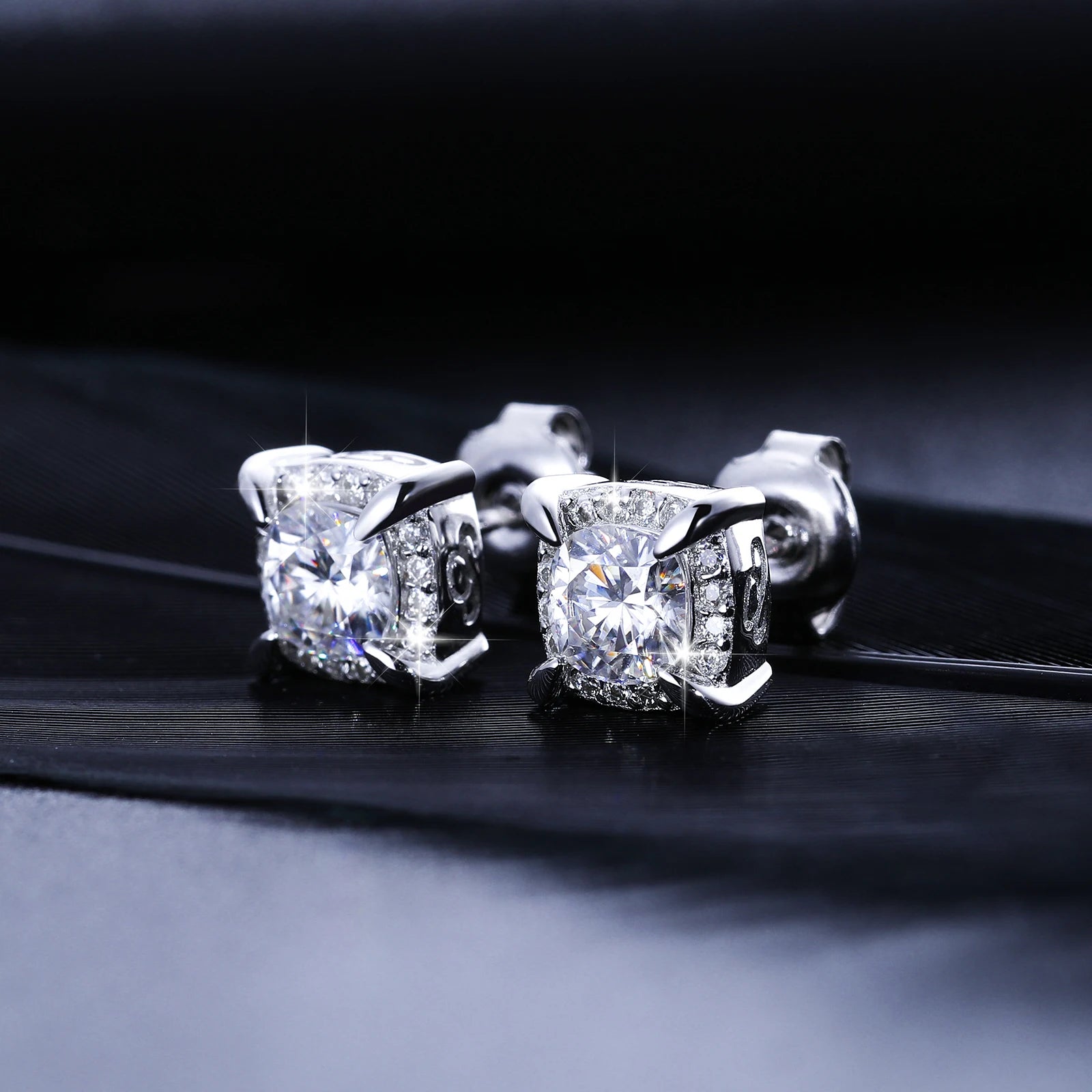 8mm S925 Moissanite Diamond Cushion Cut Earrings - Different Drips