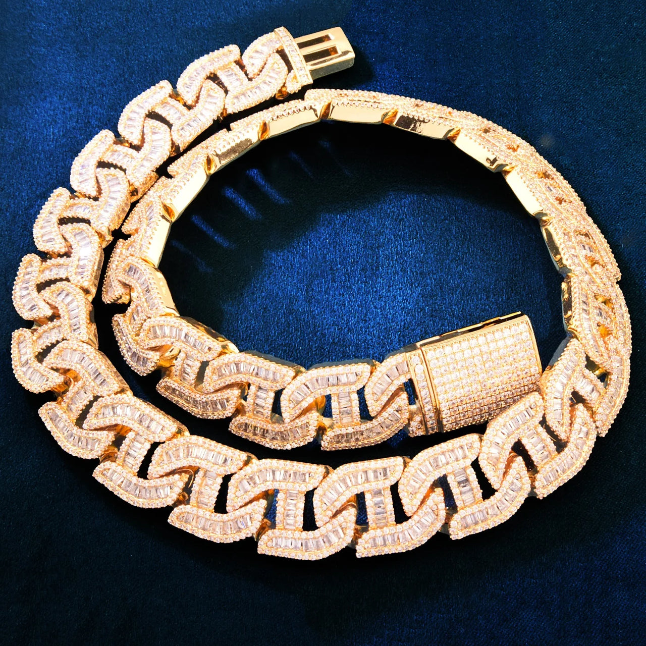 17mm Baguette Mariner Link Chain - Different Drips