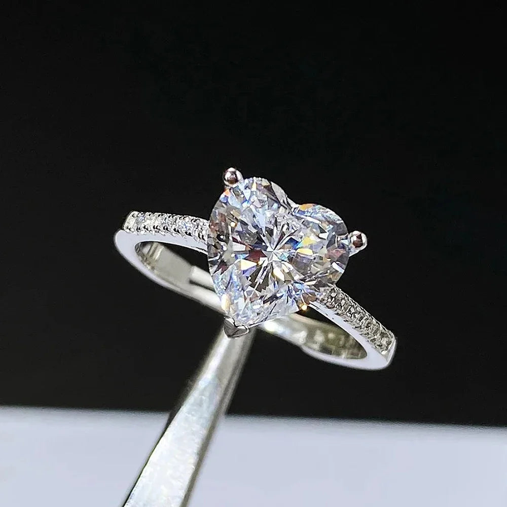 Women's S925 Moissanite Heart-Shaped Center Diamond Halo Ring