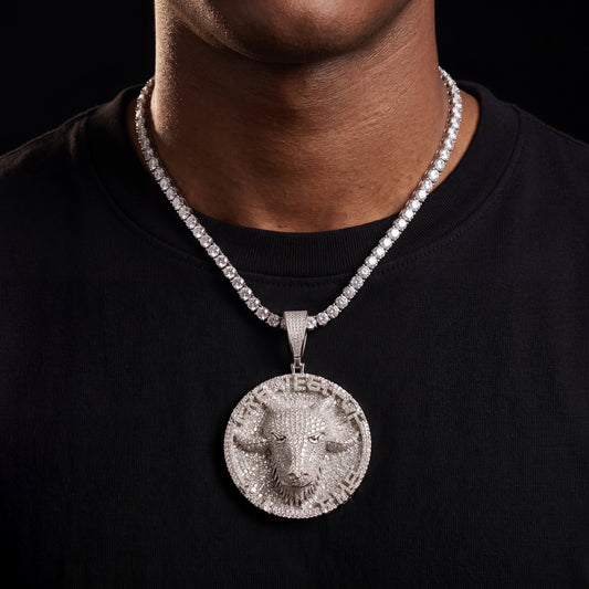 S925 Moissanite GOAT Head Circle Pendant