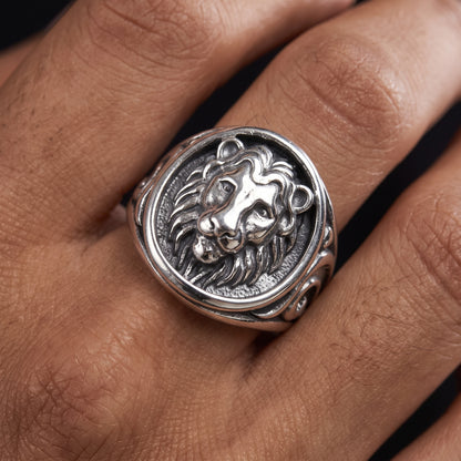 Gold Lion Head Signet Ring