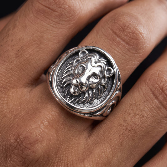 Gold Lion Head Signet Ring