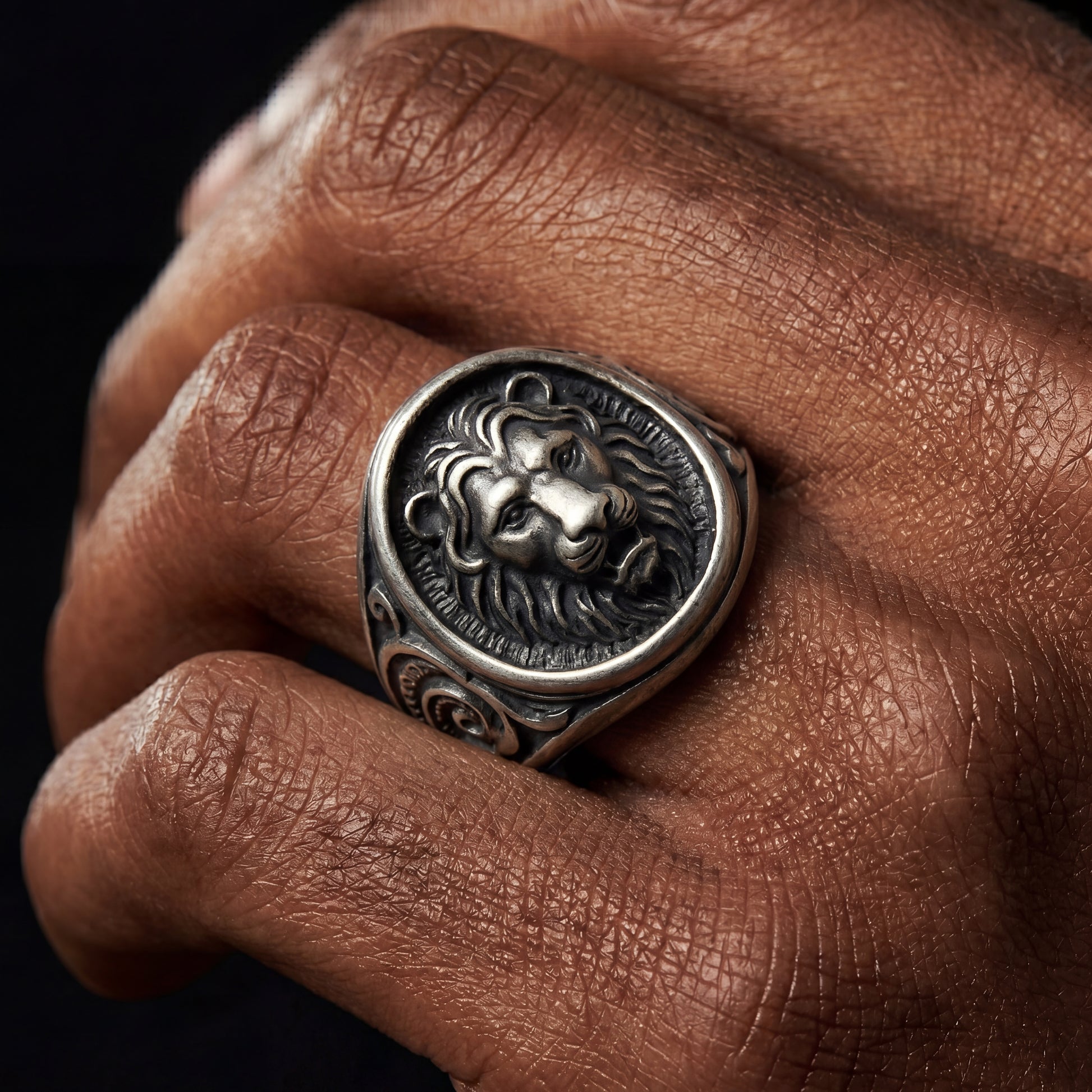 Gold Lion Head Signet Ring - Different Drips
