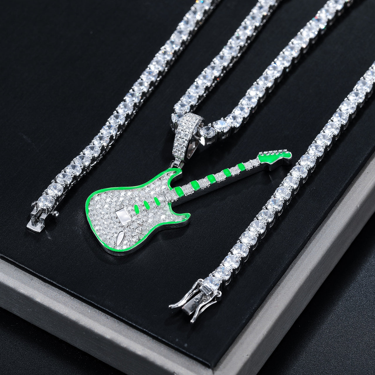 S925 Moissanite Glow In The Dark Guitar Pendant - Different Drips