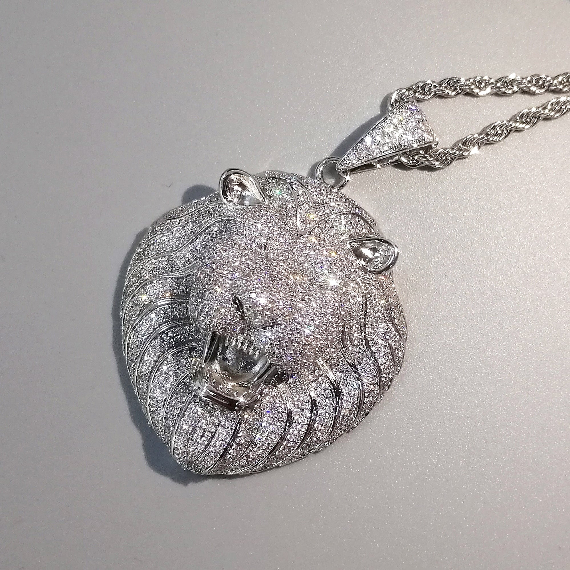 Iced Out Lion Pendant - Different Drips