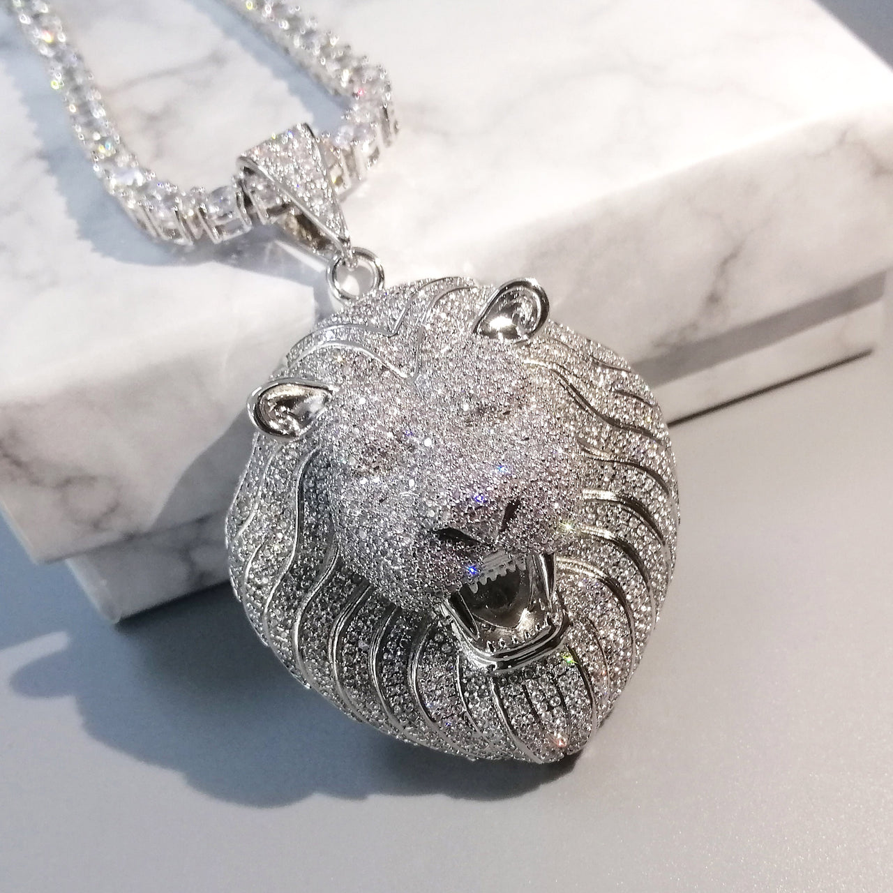 Iced Out Lion Pendant – Different Drips